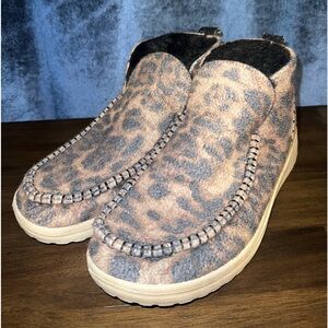 Women’s Leopard Hey Dudes